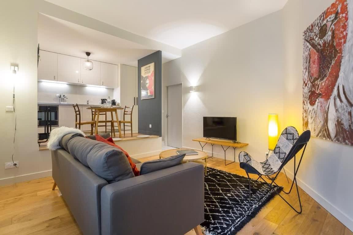 Arbre Sec - T2 - Meuble Tres Calme Apartment Lyon Exterior photo